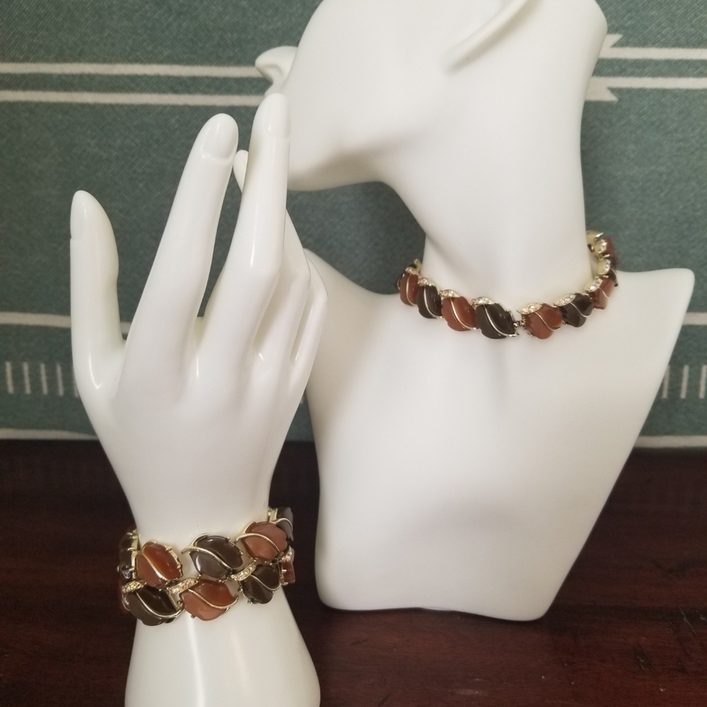 Vintage Lisner Necklace and Bracelet Set
